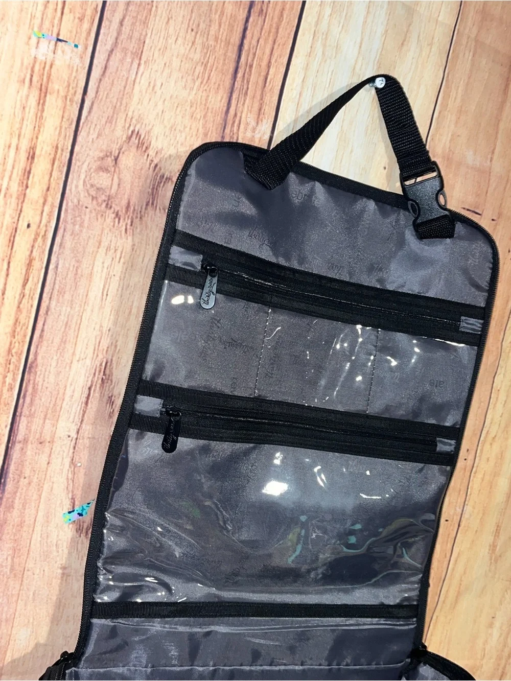 Thirty-One Deluxe Hanging Cosmetic Bag Travel Toiletry Big Dots Black & White